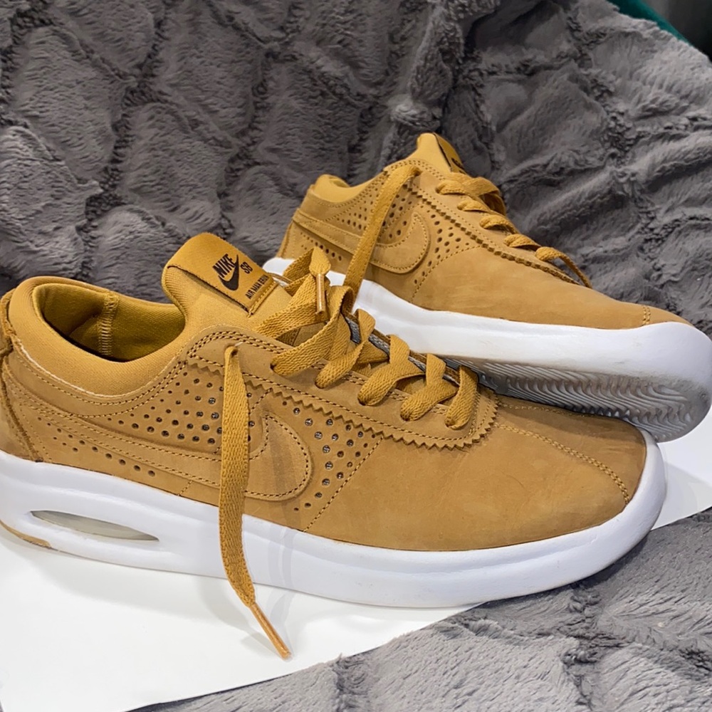Nike SB Air Max Bruin Vapor ( size 6.5Y / size 8 womens)